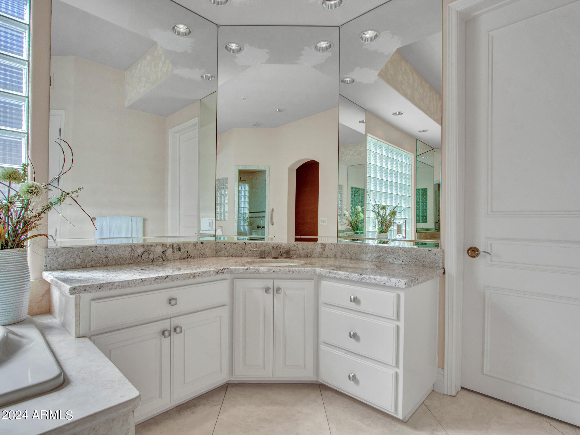 7375 East Gainey Ranch Road, Unit 2 Scottsdale, AZ 85258 - Photo 57 of 79 Master Bath