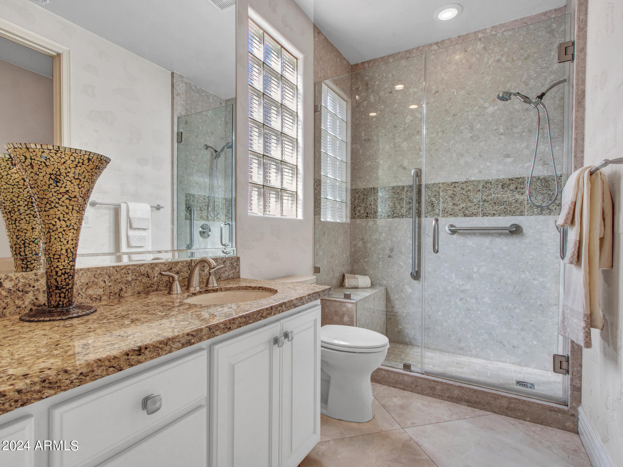 7375 East Gainey Ranch Road, Unit 2 Scottsdale, AZ 85258 - Photo 63 of 79 Hall bath w/ walk-in Shower