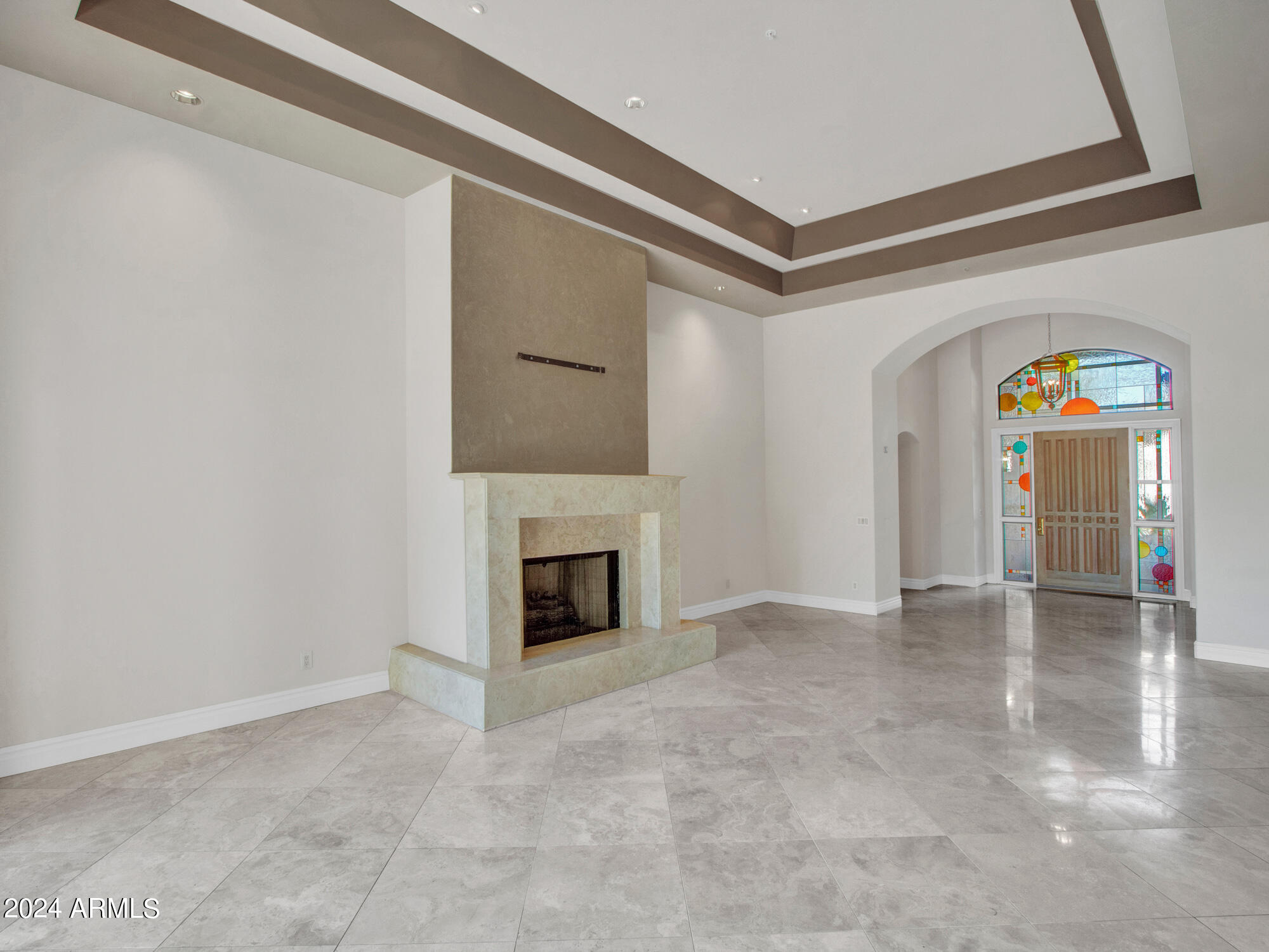 7375 East Gainey Ranch Road, Unit 2 Scottsdale, AZ 85258 - Photo 7 of 79 Living Room view toward entry