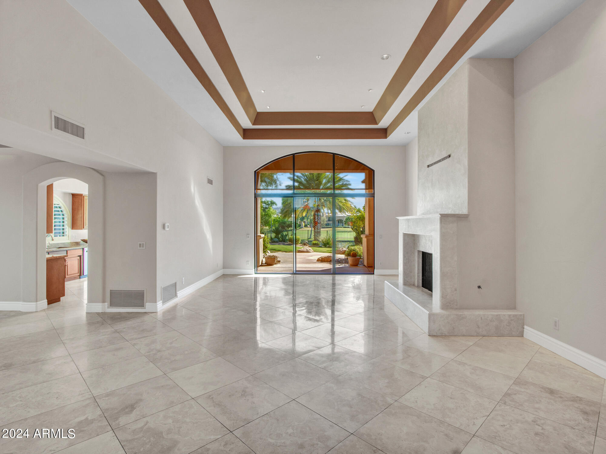 7375 East Gainey Ranch Road, Unit 2 Scottsdale, AZ 85258 - Photo 10 of 79 Foyer view w/ peak to kitchen