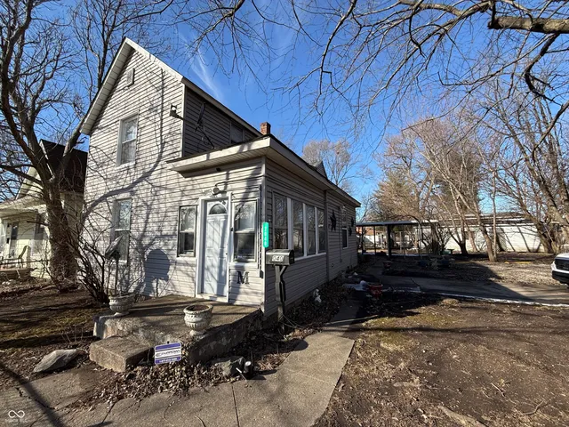 $113,000 | 2040 Plum Street, Terre Haute, IN 47804