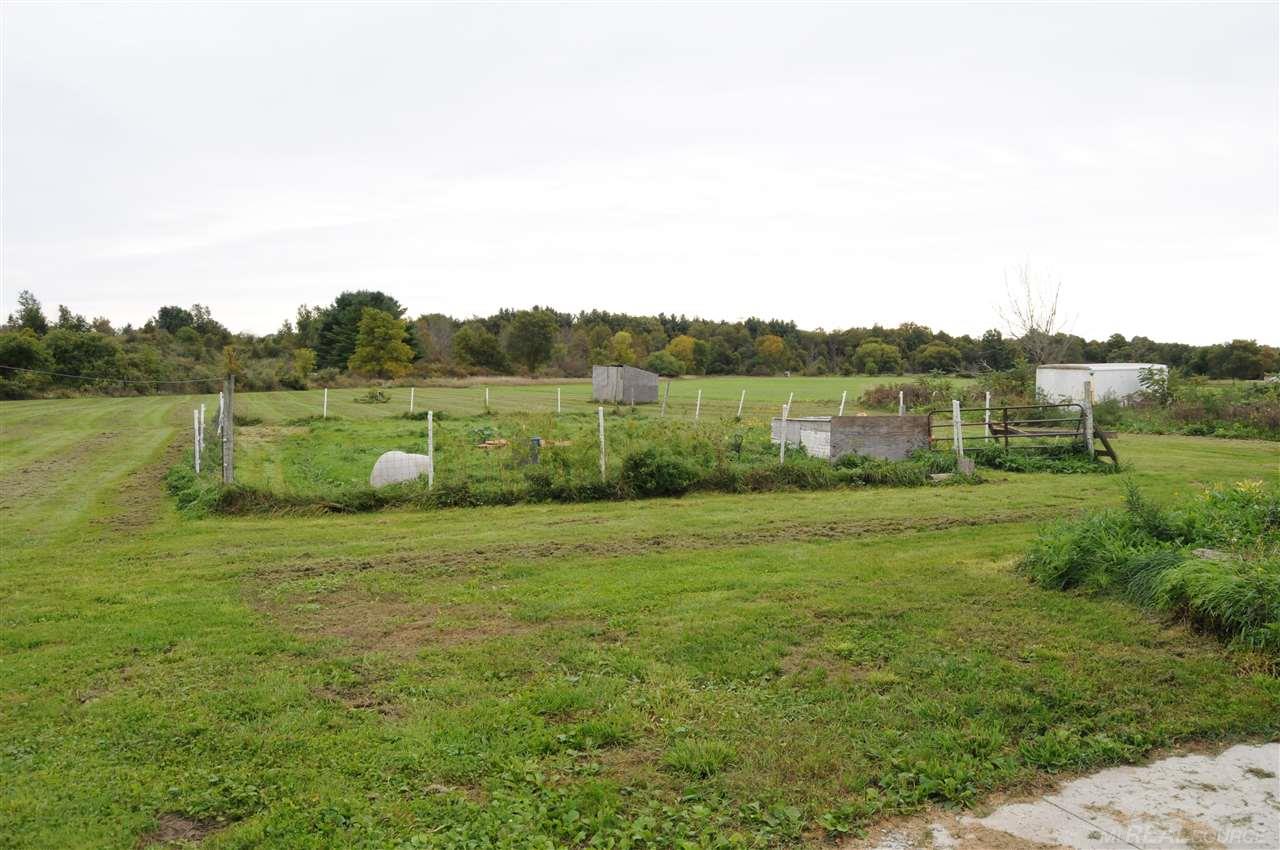 7970 North Road Fort Gratiot, MI 48059 - Photo 15 of 52