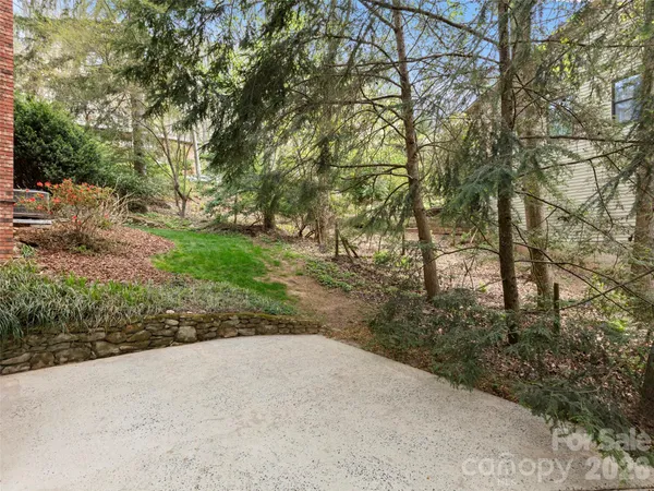 $750,000 | 32 Westridge Drive, Asheville, NC 28803
