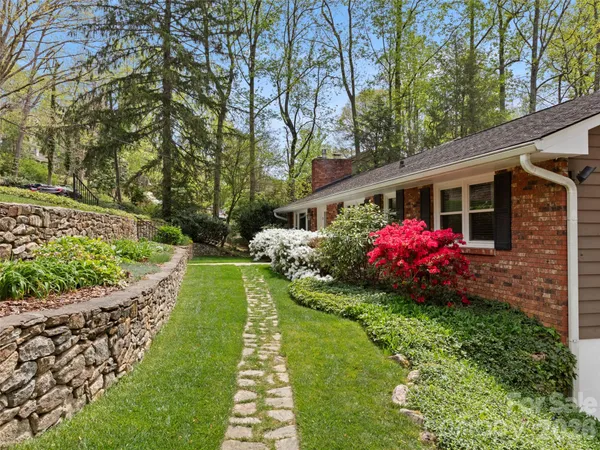 $750,000 | 32 Westridge Drive, Asheville, NC 28803