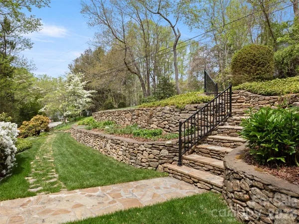 $750,000 | 32 Westridge Drive, Asheville, NC 28803