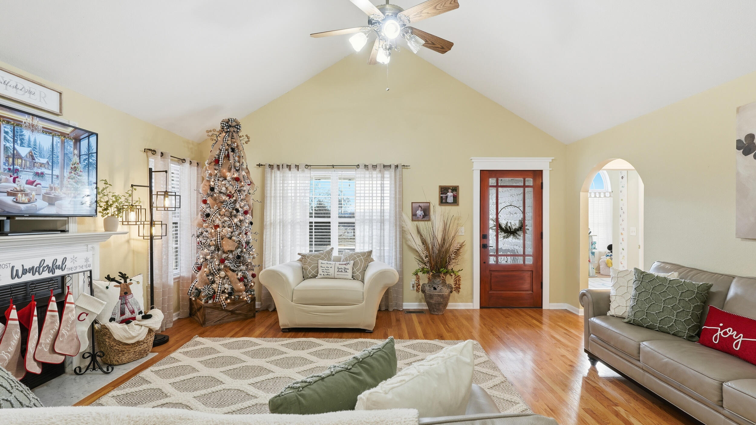 1208 Spring Meadows Drive Ringgold, GA 30736 - Photo 7 of 40 Front entrance to living room