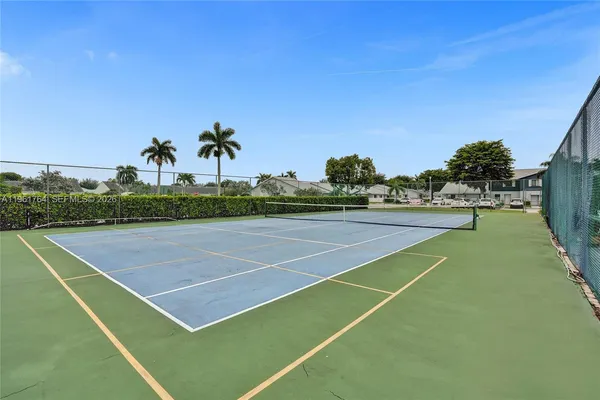 $2,400 | 2641 Gately Drive West, Unit 1002, West Palm Beach, FL 33415