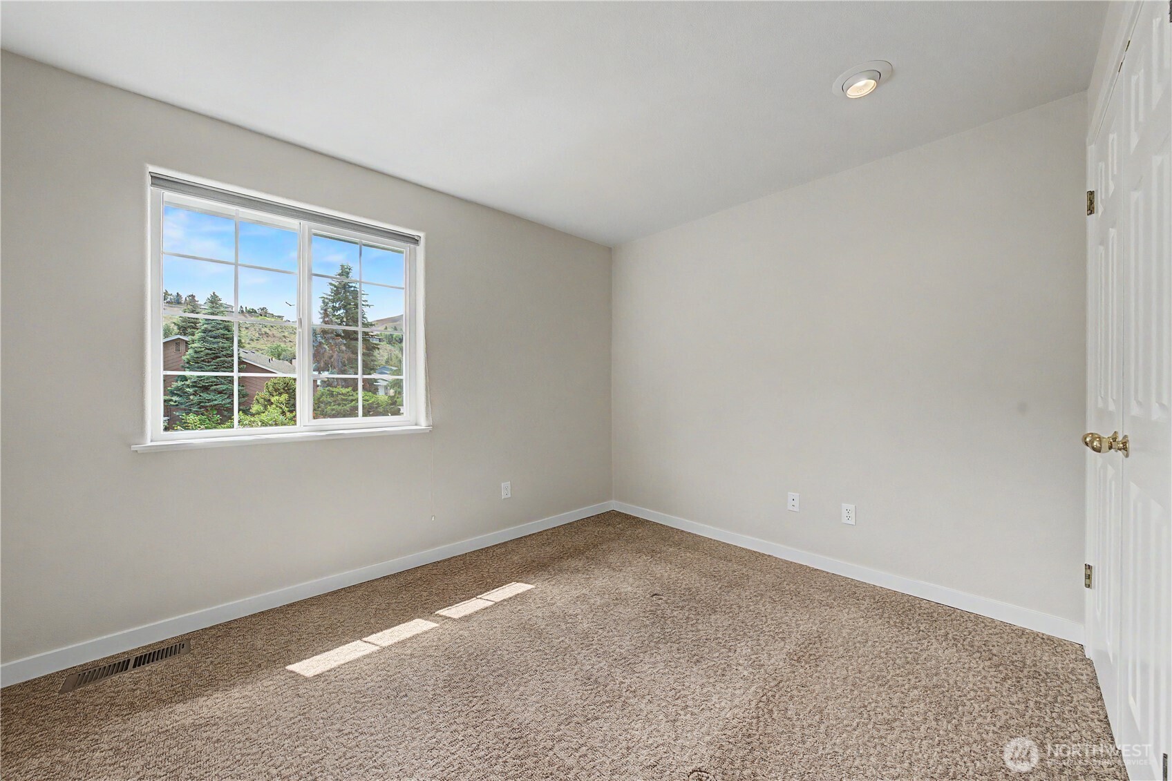 718 Kriewald Court Wenatchee, WA 98801 - Photo 33 of 37