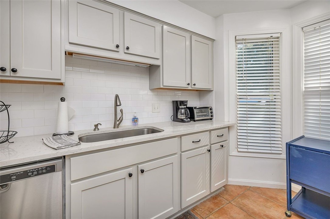 1495 Wood Avenue St. Simons Island, GA 31522 - Photo 3 of 31