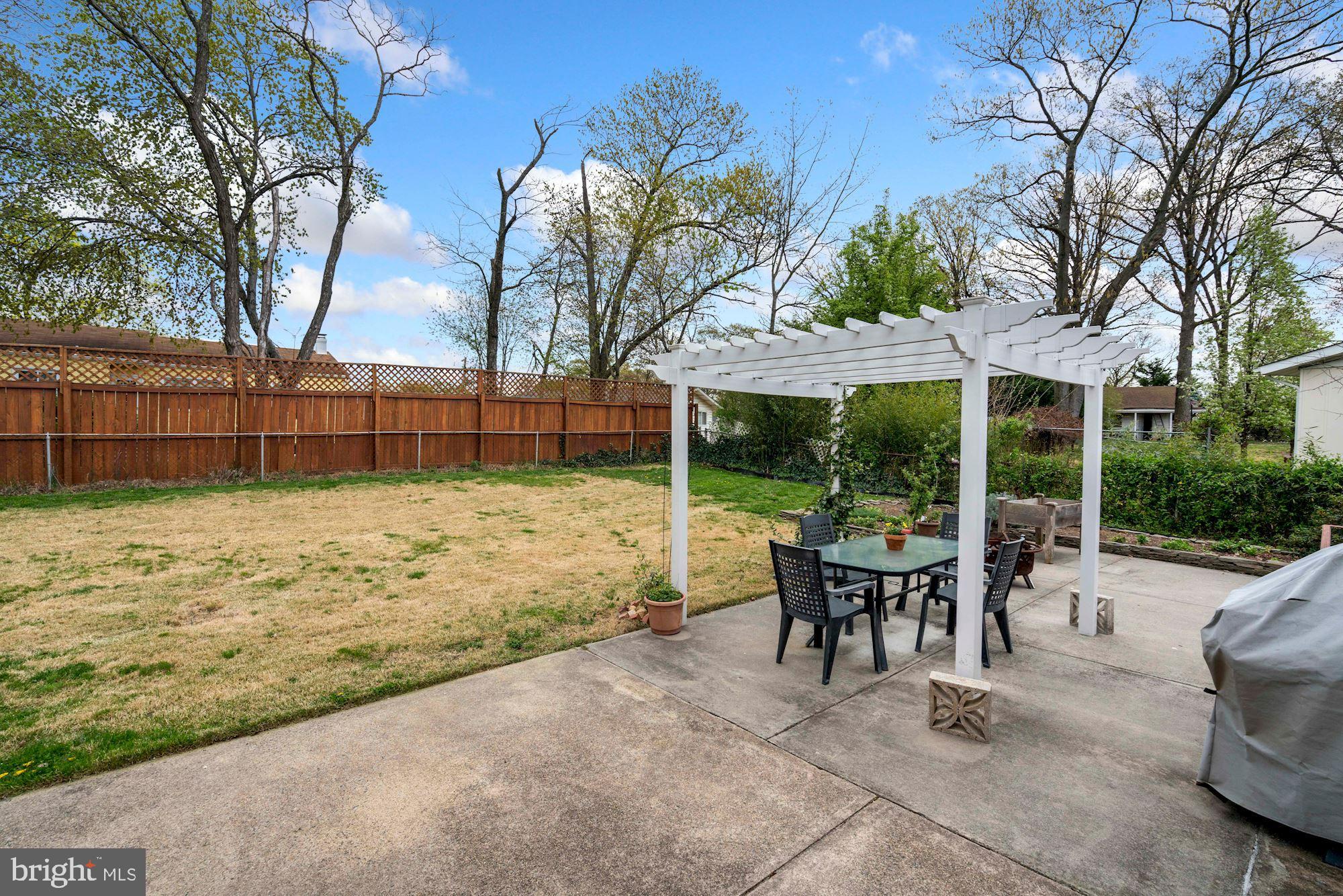 6111 Pinto Place Springfield, VA 22150 - Photo 33 of 35 Expansive back patio.