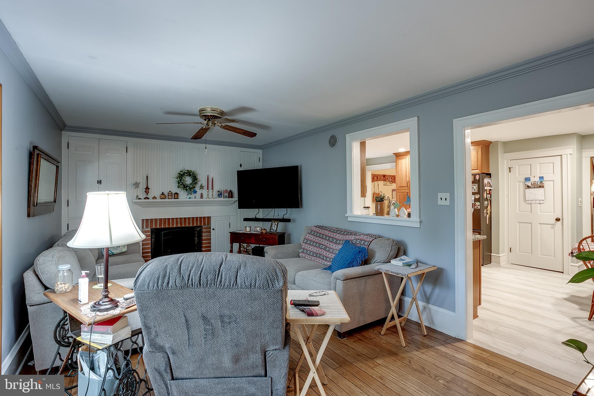 5 Henry Street Delran, NJ 08075 - Photo 13 of 32 Living Room