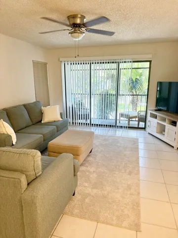 $222,000 | 1935 Southwest Silver Pine Way, Unit 117B2, Palm City, FL 34990
