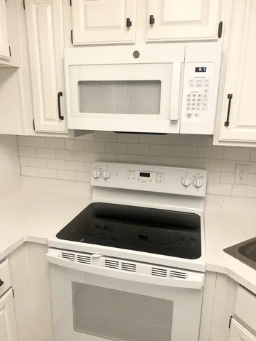 $222,000 | 1935 Southwest Silver Pine Way, Unit 117B2, Palm City, FL 34990