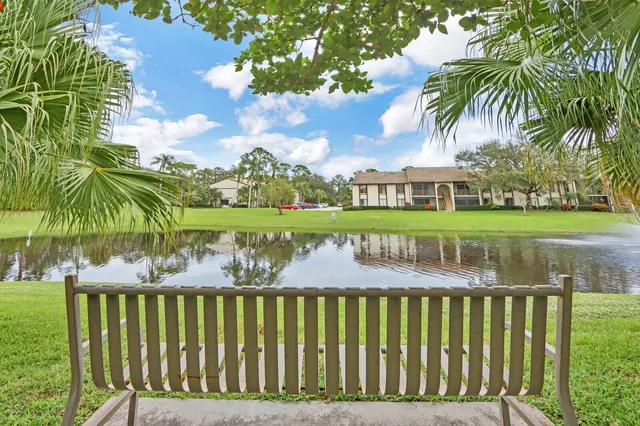 $222,000 | 1935 Southwest Silver Pine Way, Unit 117B2, Palm City, FL 34990