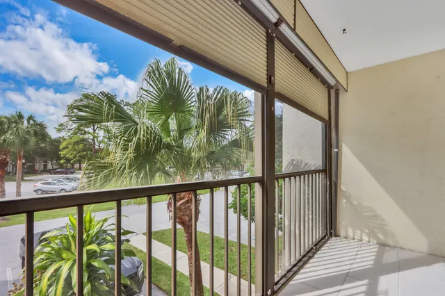 $222,000 | 1935 Southwest Silver Pine Way, Unit 117B2, Palm City, FL 34990