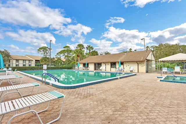 $222,000 | 1935 Southwest Silver Pine Way, Unit 117B2, Palm City, FL 34990