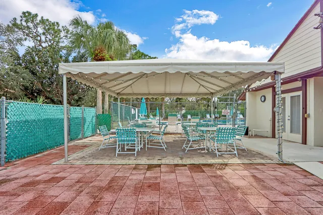 $222,000 | 1935 Southwest Silver Pine Way, Unit 117B2, Palm City, FL 34990