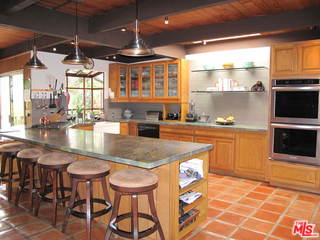 33064 Decker School Road Malibu, CA 90265 - Photo 5 of 30