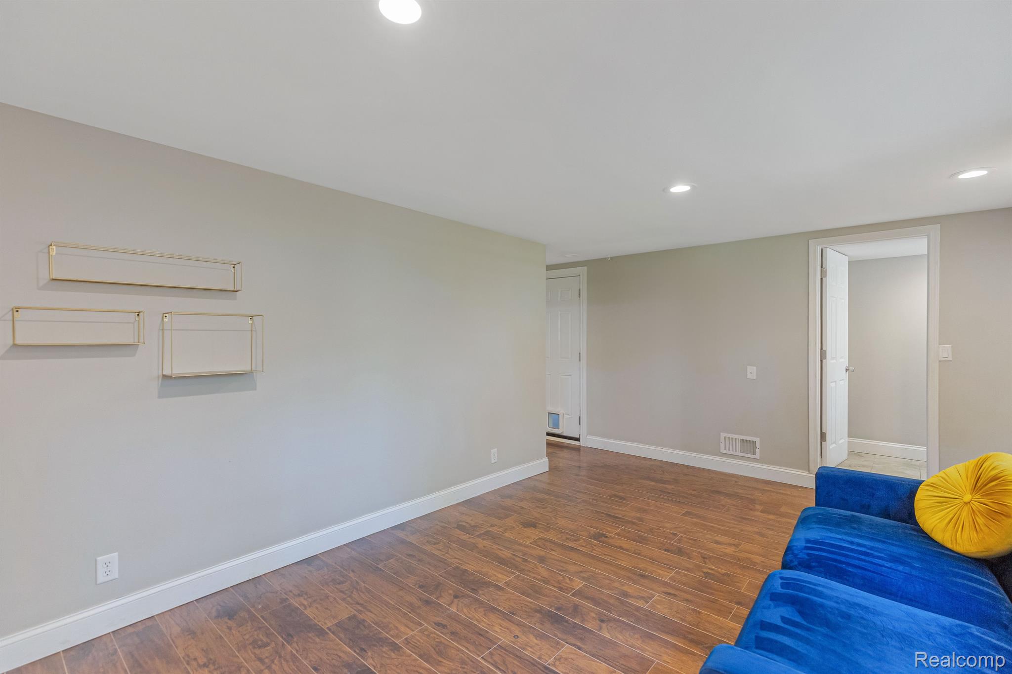 47101 Frederick Road Utica, MI 48317 - Photo 12 of 30 Gallery Image 12