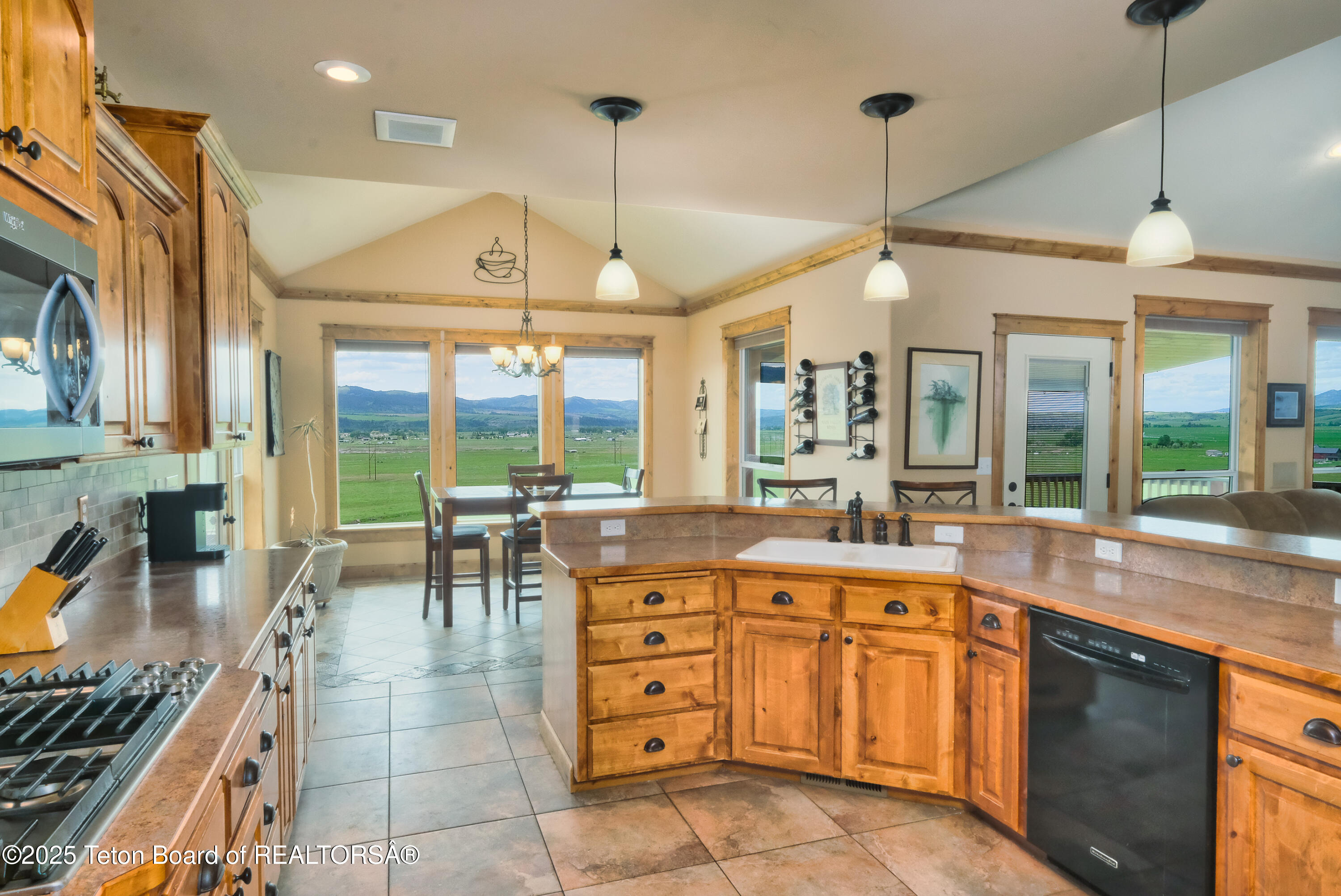 280 Cedar Circle Swan Valley, ID 83449 - Photo 7 of 32 7_280 Cedar Circle_For MLS-27