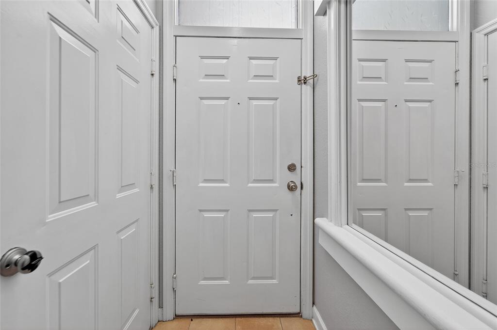 820 Normandy Trace Road Tampa, FL 33602 - Photo 13 of 49 a bathroom with a shower