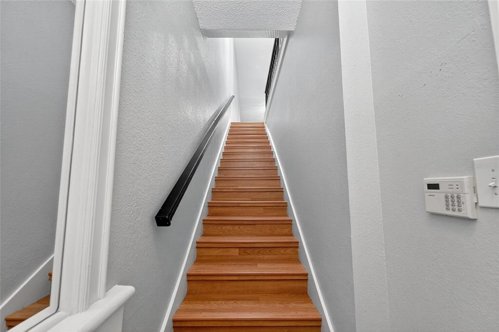 820 Normandy Trace Road Tampa, FL 33602 - Photo 14 of 49 a view of entryway