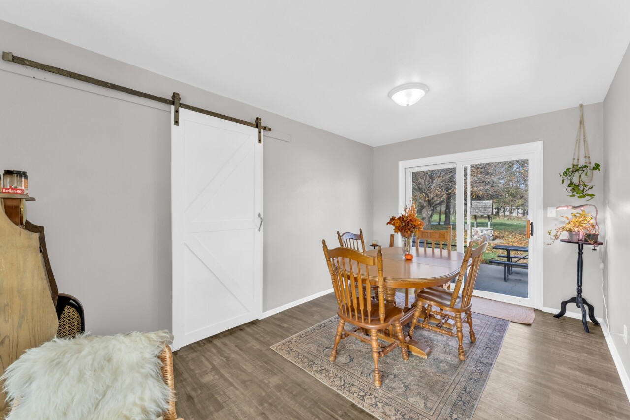 40522 Bloomfield Road Wheatland, WI 53128 - Photo 11 of 54 Dining rm