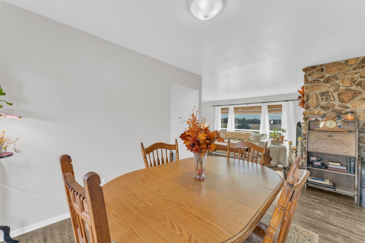 40522 Bloomfield Road Wheatland, WI 53128 - Photo 14 of 54 Dining rm to living rm