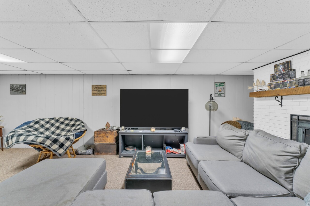 40522 Bloomfield Road Wheatland, WI 53128 - Photo 28 of 54 Lower level family rm