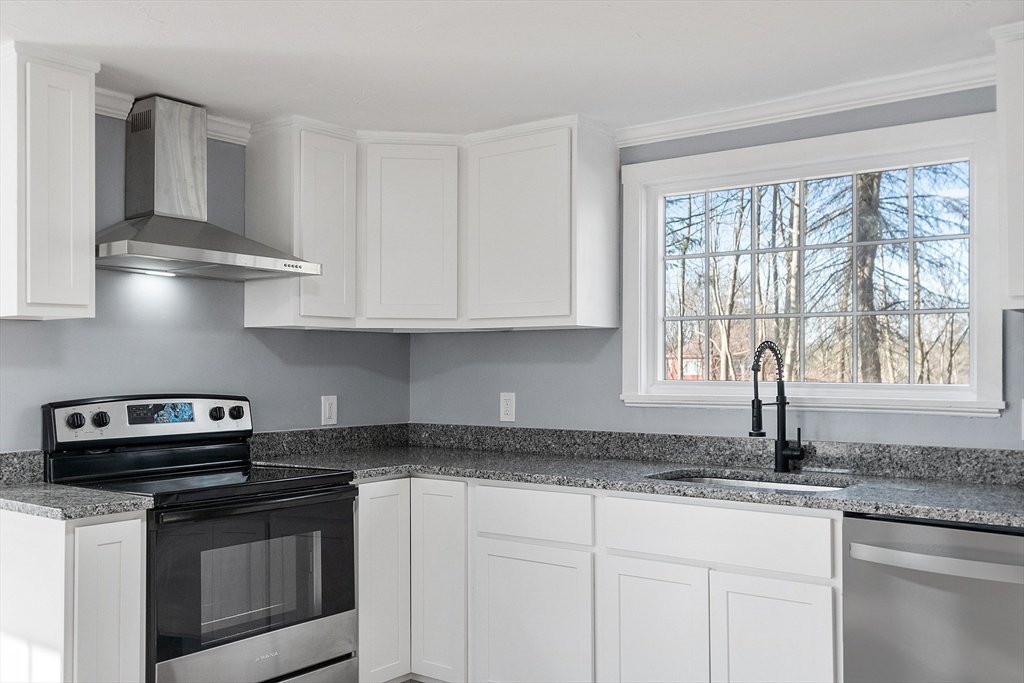 13 Wellington Road Templeton, MA 01468 - Photo 6 of 31