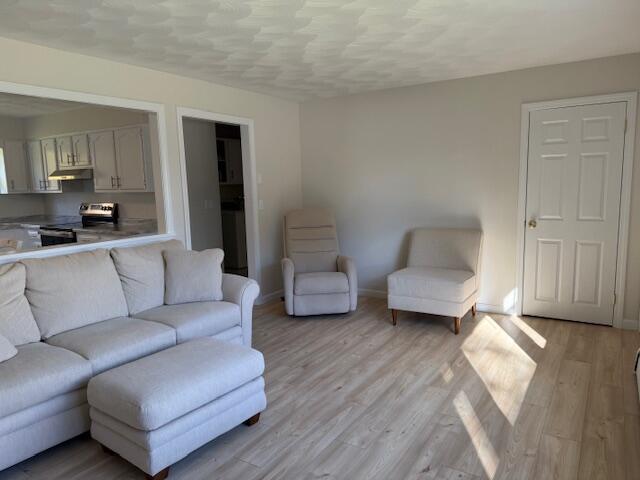 144-146 1st Rangeway Waterville, ME 04901 - Photo 11 of 41 Living room