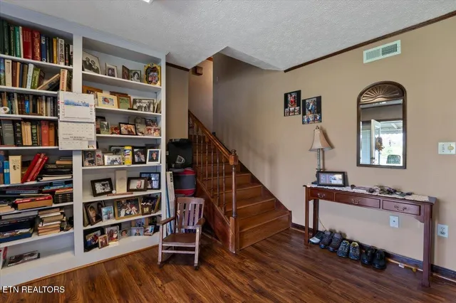 $335,000 | 121 East Village Circle, La Follette, TN 37766