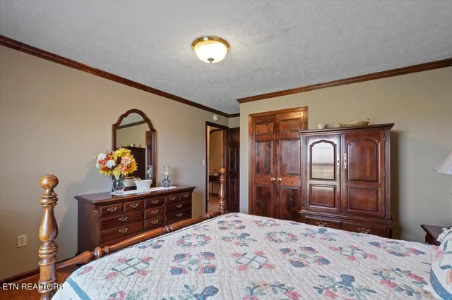 $335,000 | 121 East Village Circle, La Follette, TN 37766