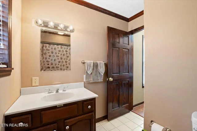 $335,000 | 121 East Village Circle, La Follette, TN 37766