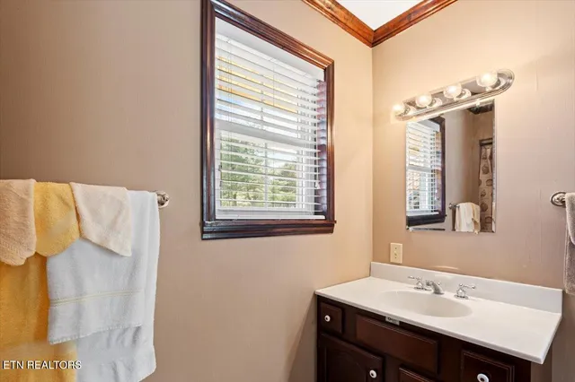 $335,000 | 121 East Village Circle, La Follette, TN 37766