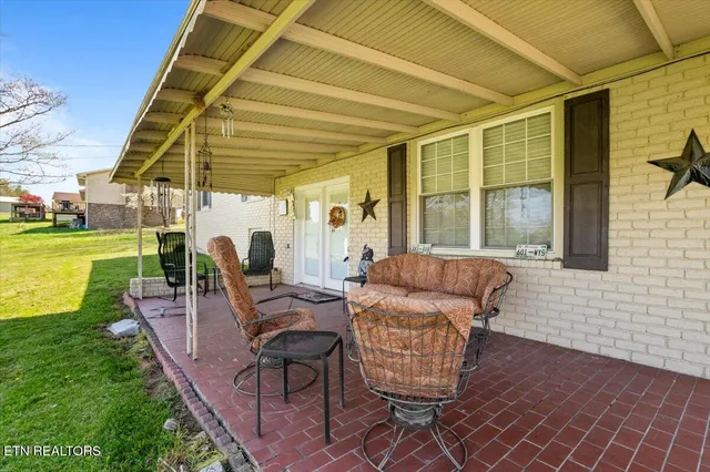 $335,000 | 121 East Village Circle, La Follette, TN 37766