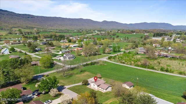 $335,000 | 121 East Village Circle, La Follette, TN 37766