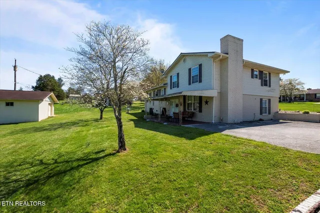 $335,000 | 121 East Village Circle, La Follette, TN 37766