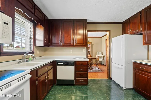 $335,000 | 121 East Village Circle, La Follette, TN 37766