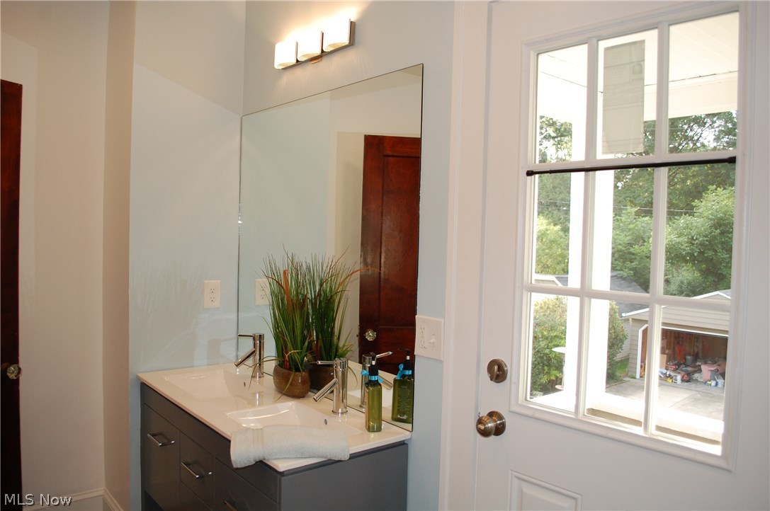 3034 Somerton Road Cleveland, OH 44118 - Photo 22 of 35