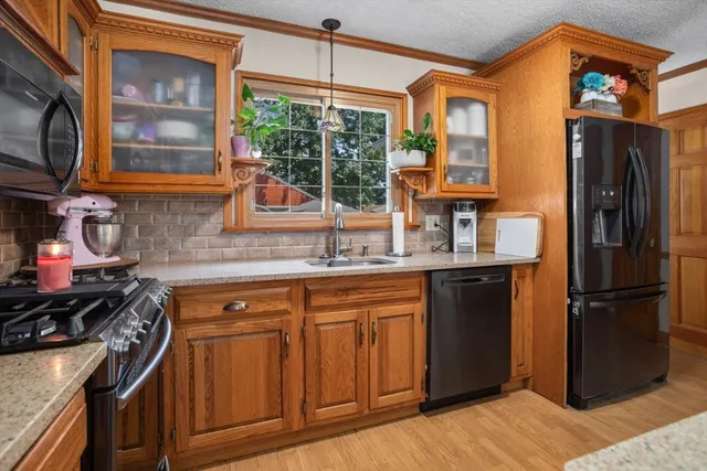 $860,000 | 29 Prospect Street, Saugus, MA 01906