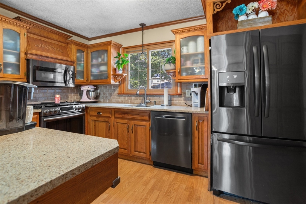 29 Prospect Street Saugus, MA 01906 - Photo 9 of 42