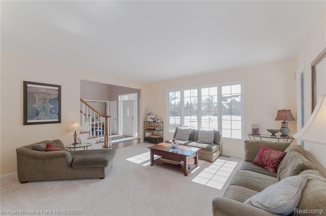 60726 Pennington Way Rochester, MI 48306 - Photo 6 of 35 Living room another view