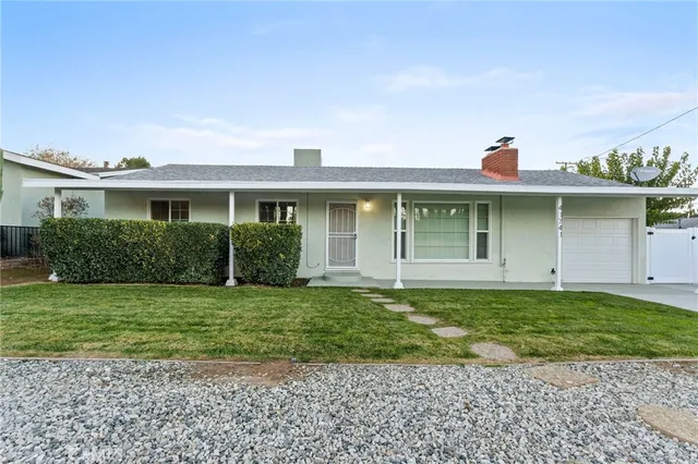 $2,900 | 41741 55th Street West, Lancaster, CA 93536