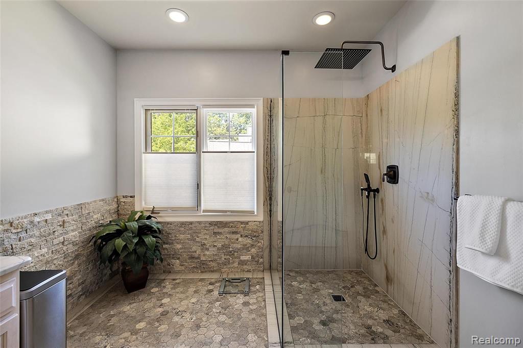 3501 Warwick Drive Rochester Hills, MI 48309 - Photo 26 of 67