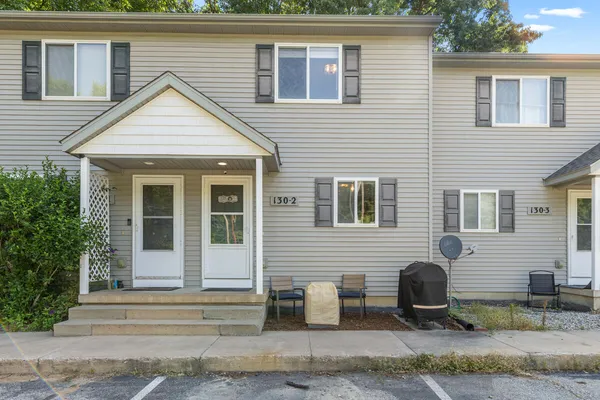 $199,900 | 130 Irving Road, Unit 2, Middleville, MI 49333