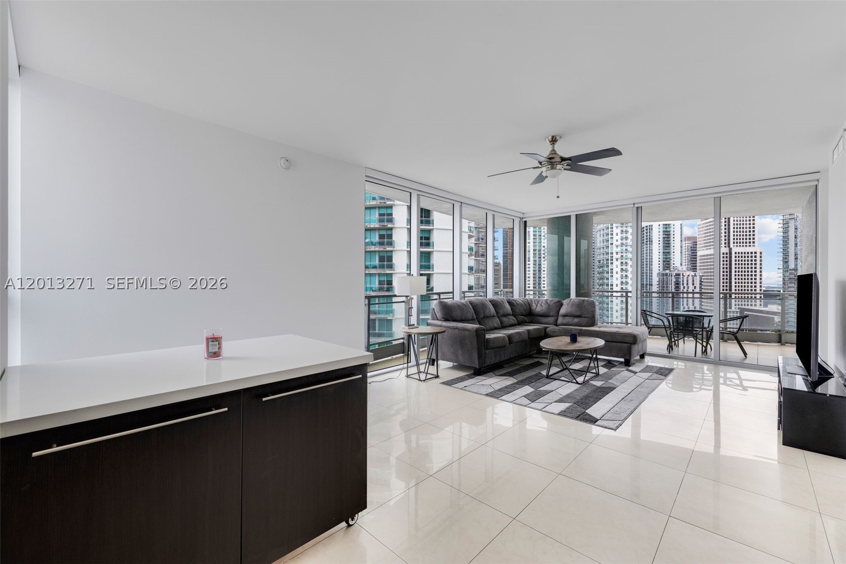 90 Southwest 3rd Street, Unit 2504 Miami, FL 33130 - Photo 6 of 69 Gallery Image 6