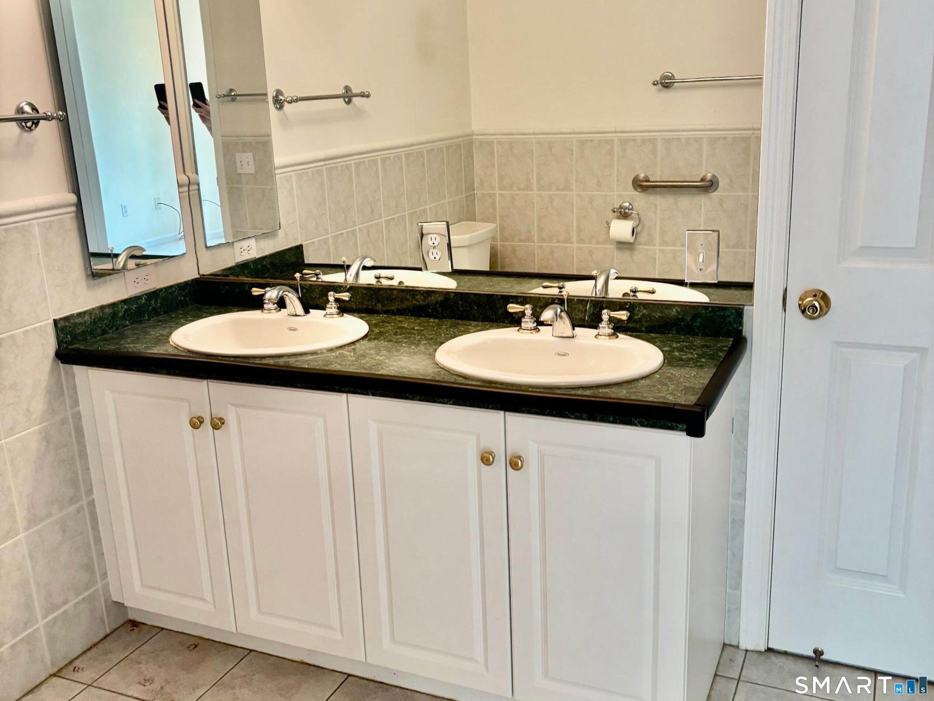 91 Valley View Road Manchester, CT 06040 - Photo 24 of 40