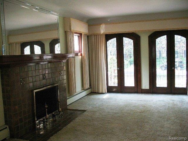 1216 Yorkshire Road Grosse Pointe, MI 48230 - Photo 4 of 9 Living Room