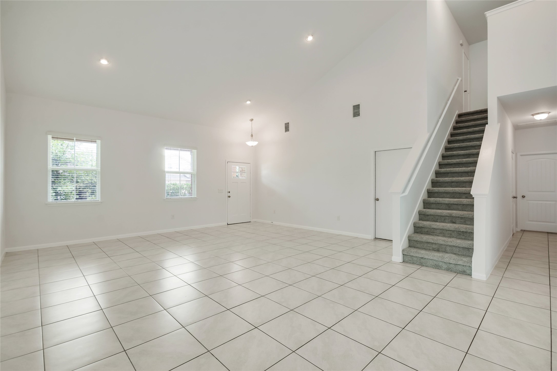 6525 Ranchito Drive Austin, TX 78744 - Photo 8 of 36